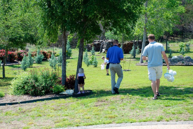 2012-04-08-07-Egg Hunt.jpg